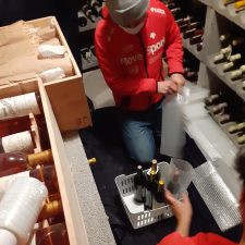 総額9000万のワインを赤帽ファーストクラス配送が対応